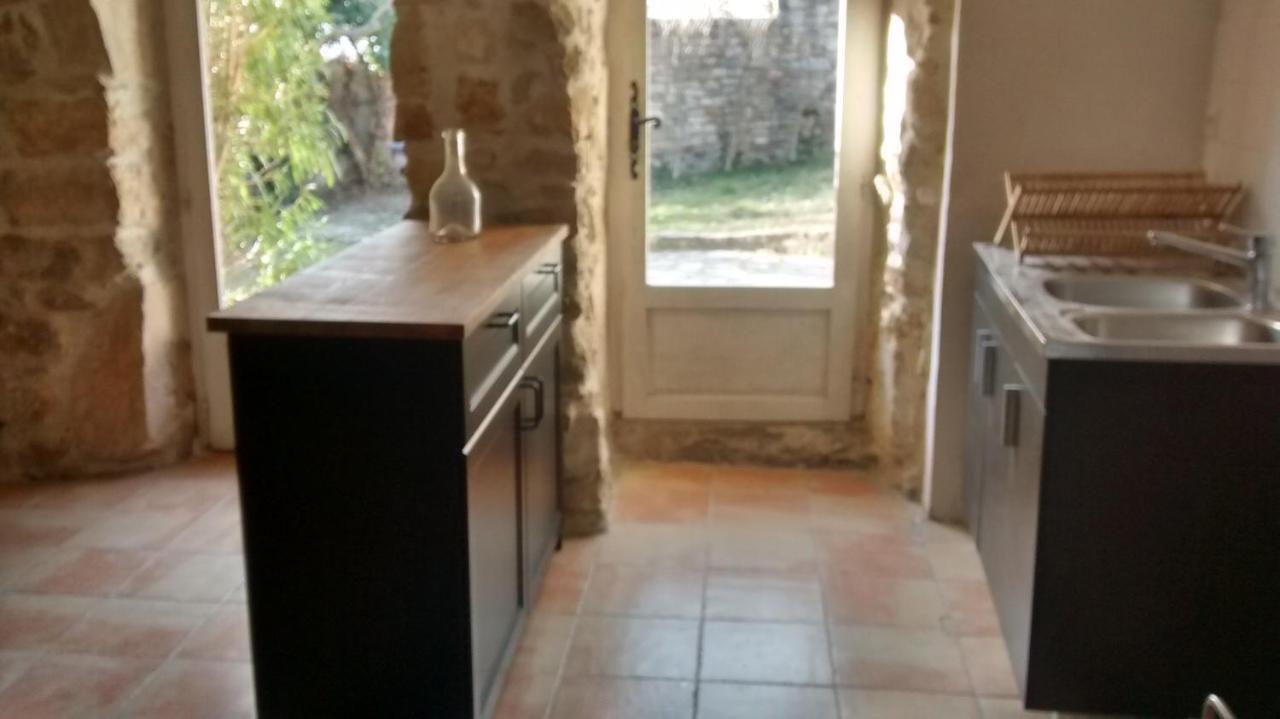 Gite H.Petit Vagnas Exterior foto